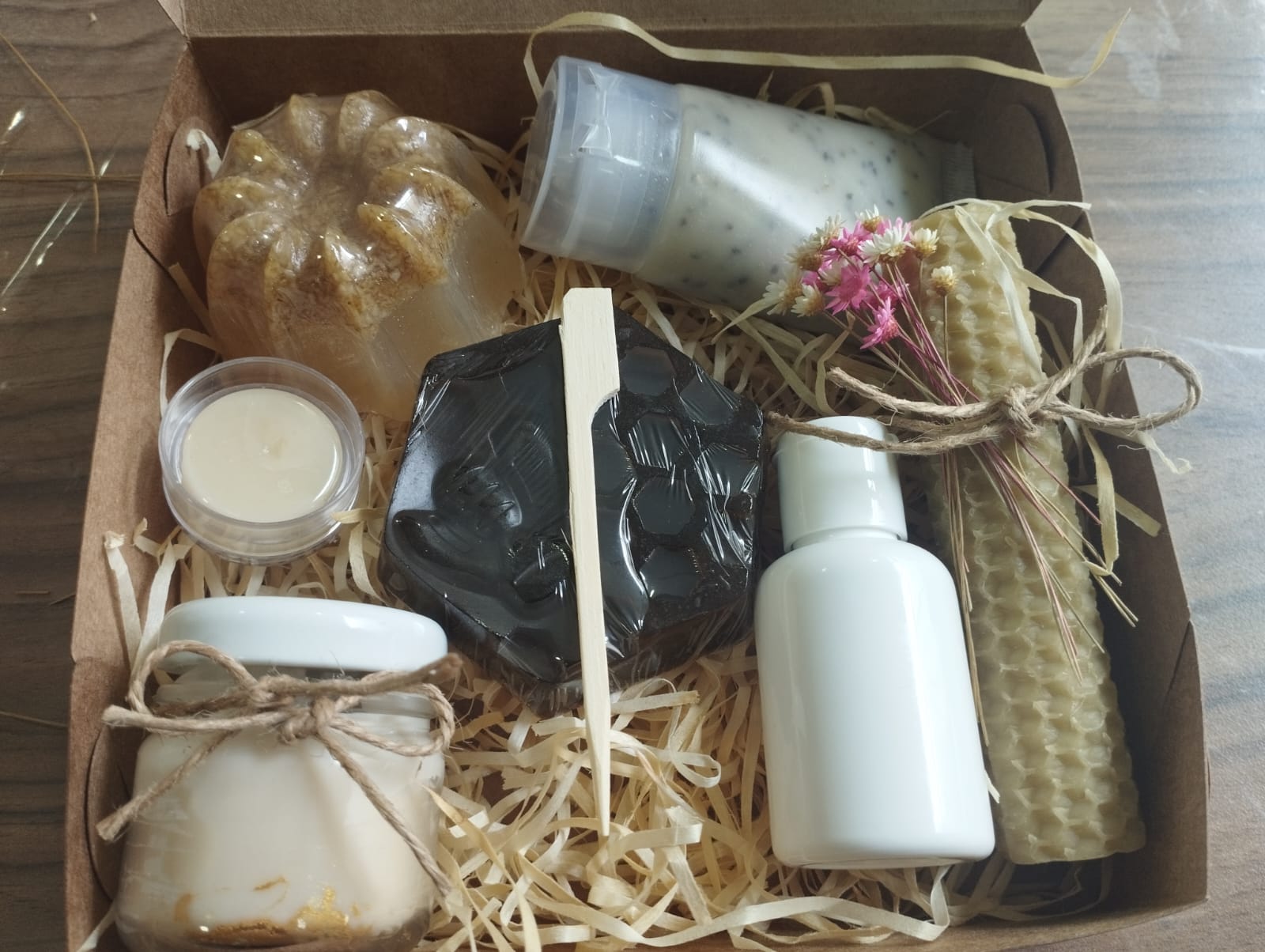 Artesanato em Cera e Congêneres - Produtos Derivados da Abelha - BiocosmÃ©ticos, Velas e Panos Encerados